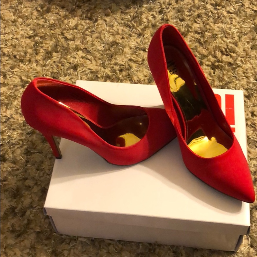 Sexy Red pumps